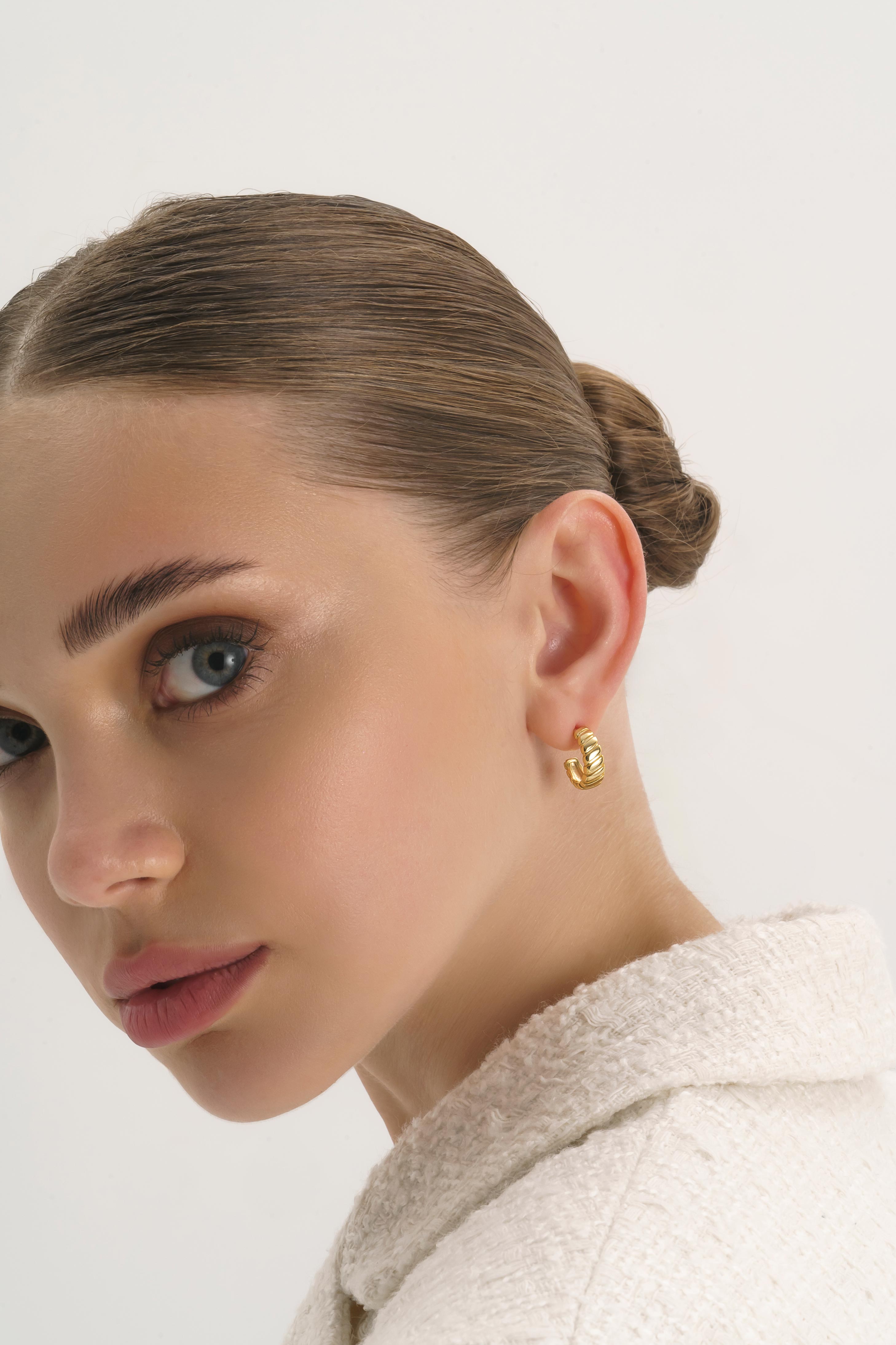 14k outlet Ribbed Circle Earrings